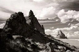 Ishaaz – Eau de Parfum Where balance meets boldness.